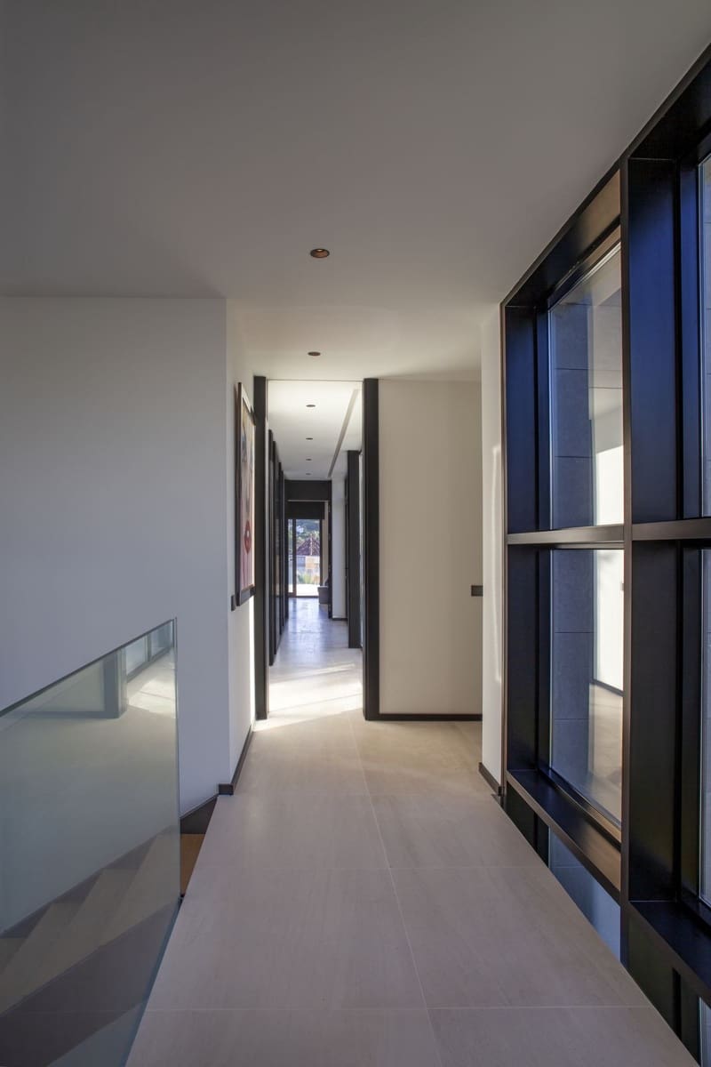 7 bedroom Villa for sale in Nueva Andalucia - € 4,995,000 (Ref: 8888020)