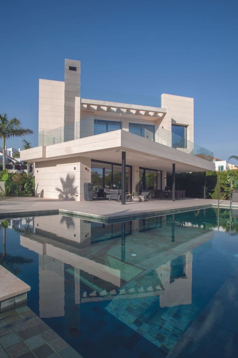 7 bedroom Villa for sale in Nueva Andalucia - € 4,995,000 (Ref: 8888020)
