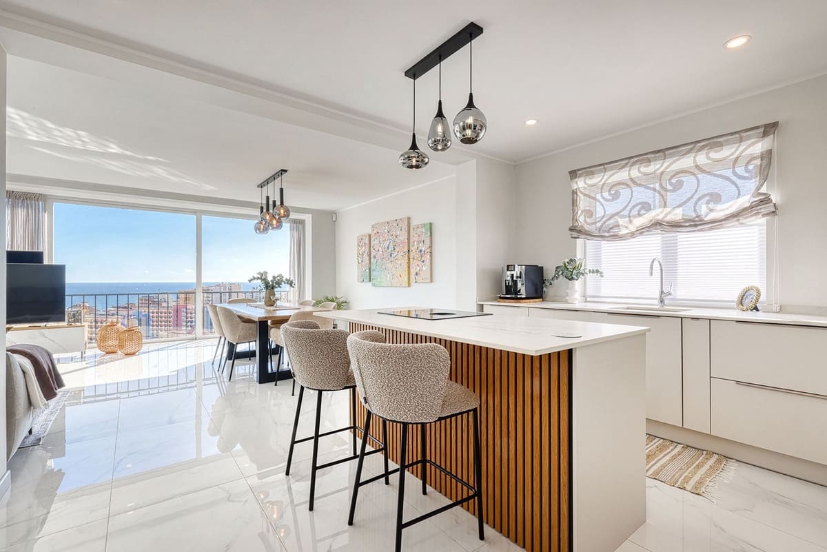 3 soverom Villa til salgs i Fuengirola med svømmebasseng garasje - € 999 999 (Ref: 8888031)