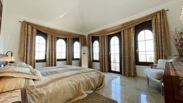 4 soveværelse Villa til salg i Alhaurín el Grande - € 995.000 (Ref: 8888063)