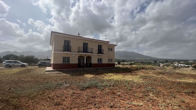 8 soveværelse Finca/Landehus til salg i Alhaurín de la Torre med swimmingpool - € 895.000 (Ref: 8888064)