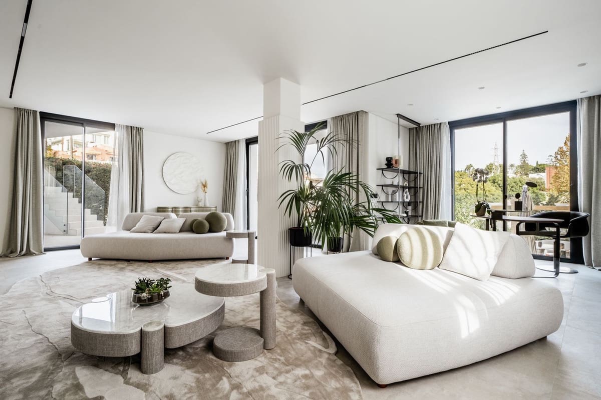 5 bedroom Villa for sale in Nueva Andalucia - € 2,495,000 (Ref: 8888110)