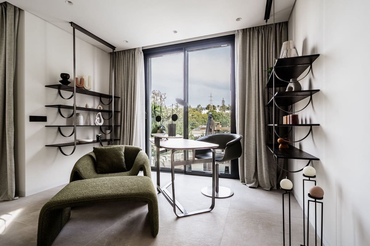 5 bedroom Villa for sale in Nueva Andalucia - € 2,495,000 (Ref: 8888110)