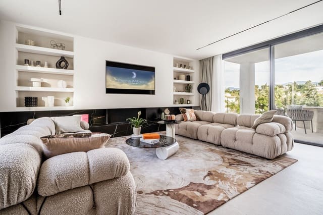 5 bedroom Villa for sale in Los Naranjos, Marbella - € 2,495,000 (Ref: 8888110)