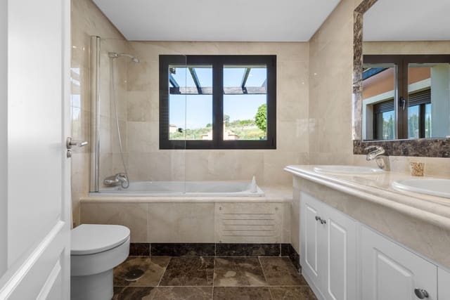 4 Zimmer Doppelhaus zu verkaufen in Valle Romano Golf, Estepona mit Pool - 718.693 € (Ref: 8888116)