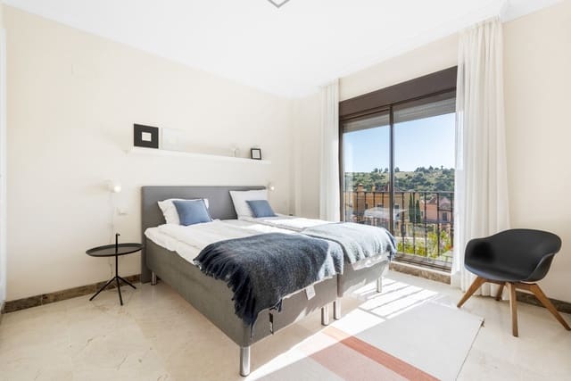 4 slaapkamer Villa te koop in Centro, Estepona met zwembad - € 718.693 (Ref: 8888116)