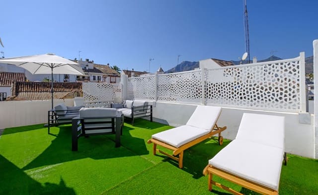 6 soveværelse Byhus til salg i Lomas De Marbella, Marbella - € 1.250.000 (Ref: 8888117)