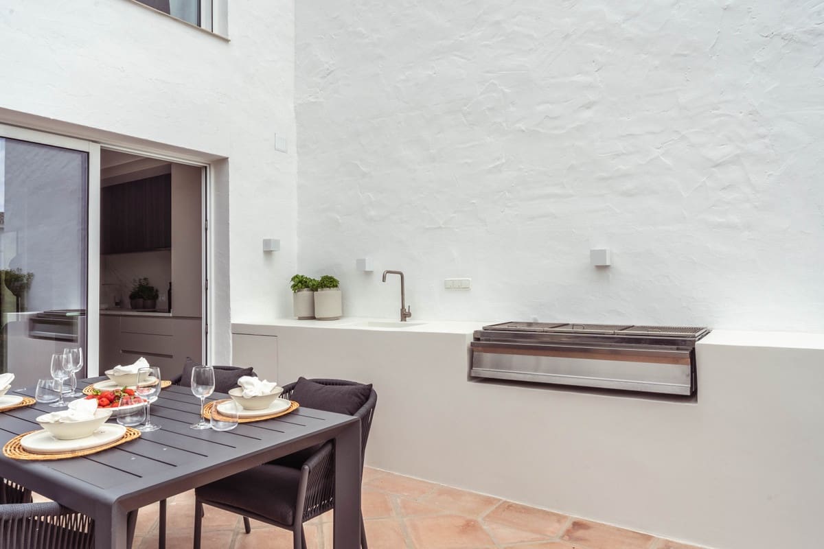 3 soveværelse Byhus til salg i Nueva Andalucia - € 895.000 (Ref: 8888118)