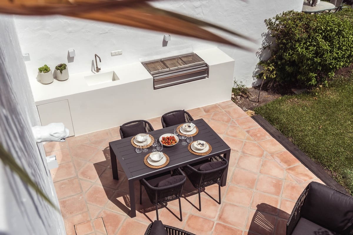 Casa de 3 habitaciones en Nueva Andalucia en venta - 895.000 € (Ref: 8888118)