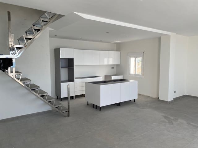 3 chambre Penthouse à vendre à Zona Calvario, Estepona - 739 000 € (Ref: 8888122)