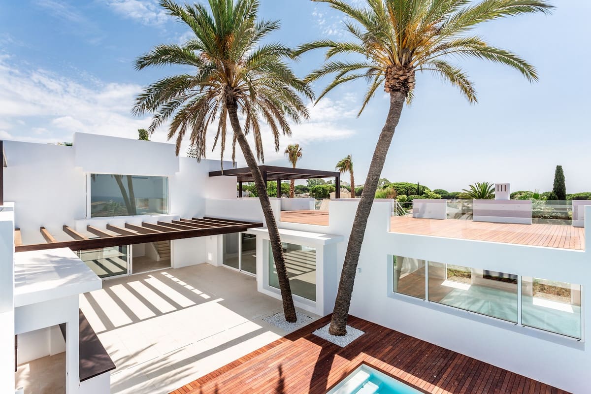 7 bedroom Villa for sale in El Rosario - € 3,950,000 (Ref: 8888123)