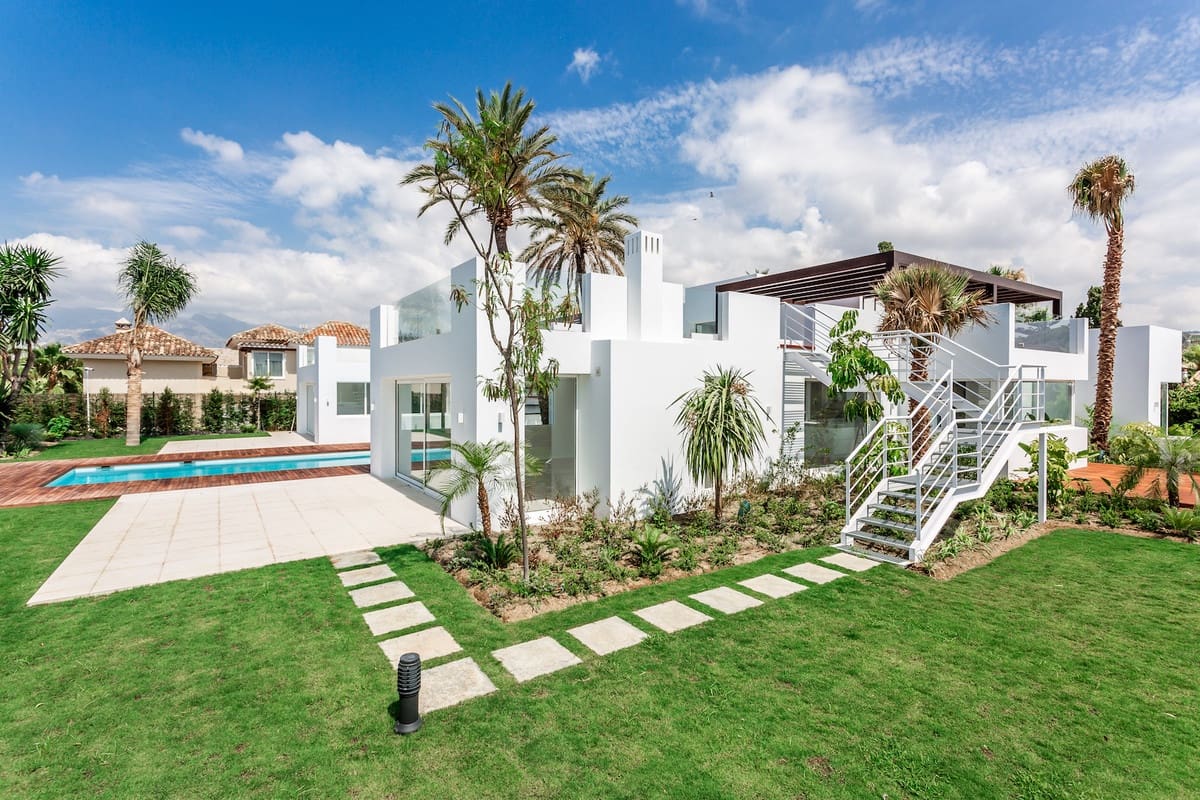 7 bedroom Villa for sale in El Rosario - € 3,950,000 (Ref: 8888123)