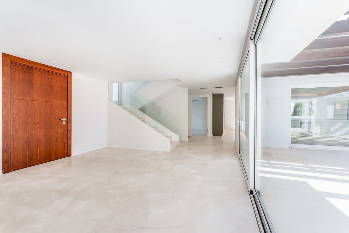 7 bedroom Villa for sale in El Rosario - € 3,950,000 (Ref: 8888123)