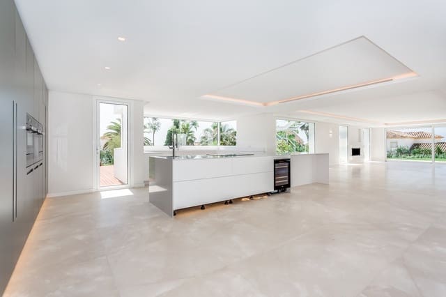 7 bedroom Villa for sale in El Rosario, Marbella - € 3,950,000 (Ref: 8888123)