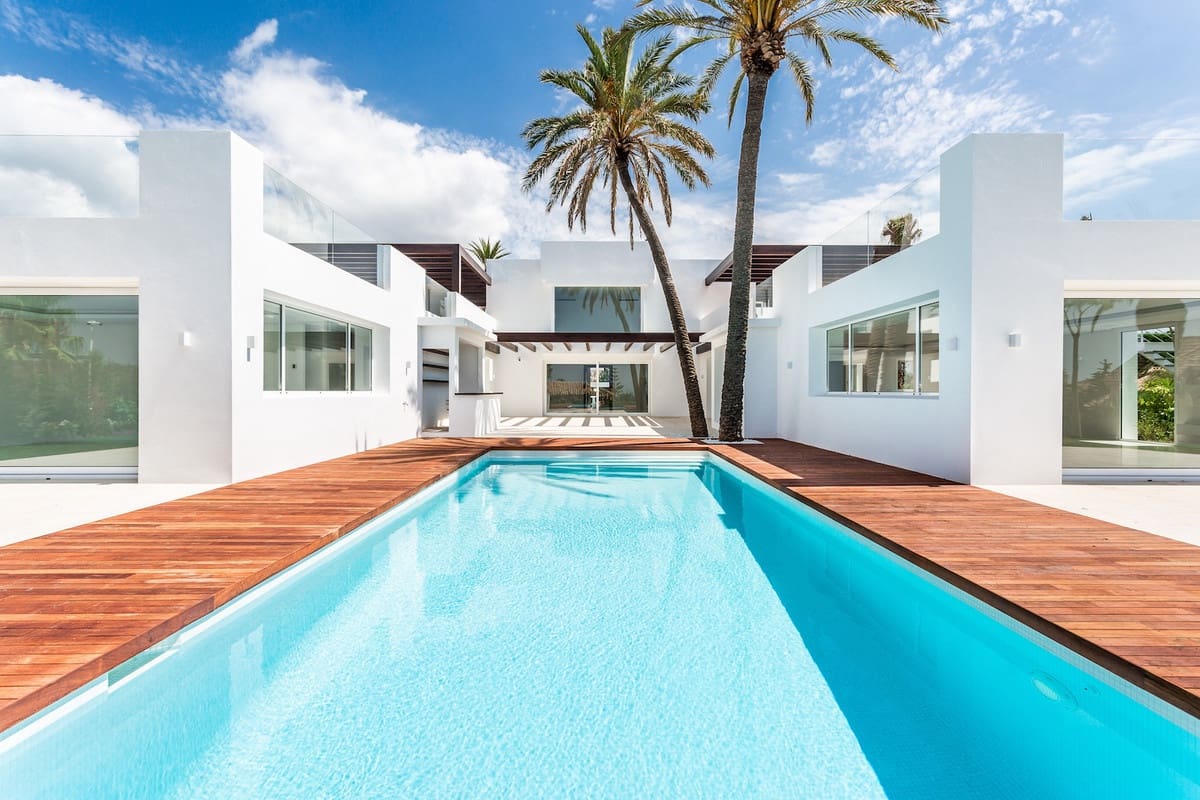 7 bedroom Villa for sale in El Rosario - € 3,950,000 (Ref: 8888123)