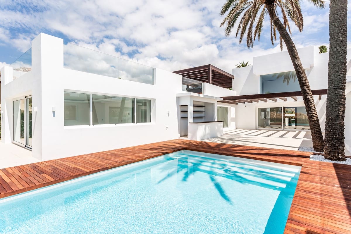 7 bedroom Villa for sale in El Rosario - € 3,950,000 (Ref: 8888123)