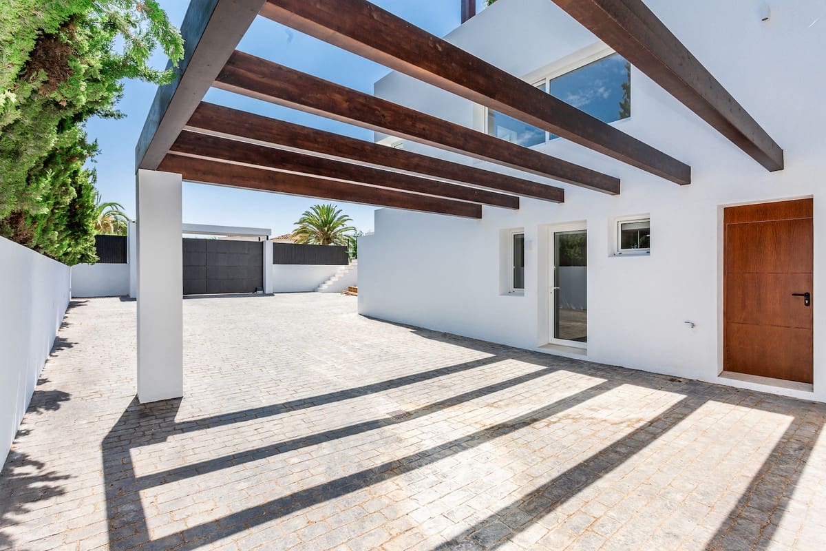 7 bedroom Villa for sale in El Rosario - € 3,950,000 (Ref: 8888123)