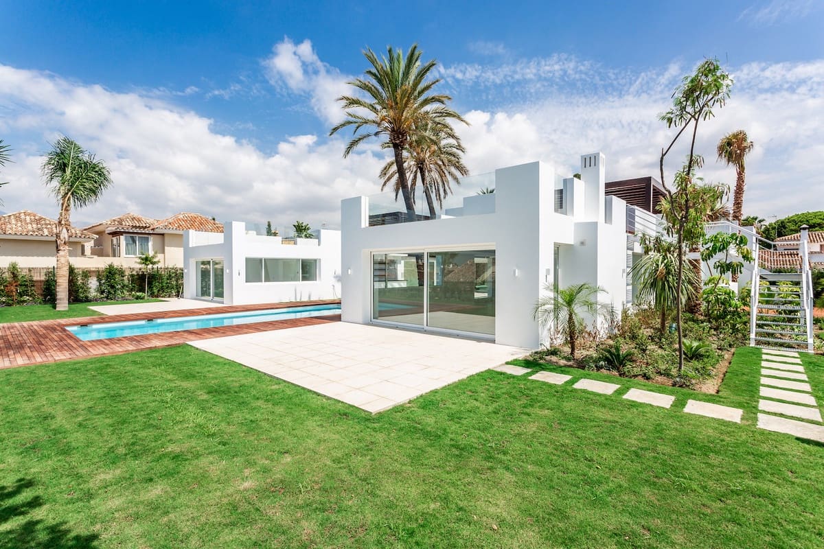 7 bedroom Villa for sale in El Rosario - € 3,950,000 (Ref: 8888123)