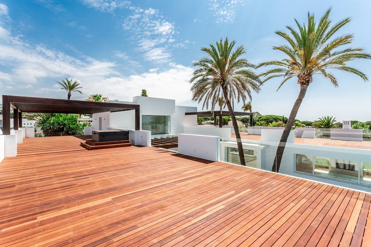 7 bedroom Villa for sale in El Rosario - € 3,950,000 (Ref: 8888123)