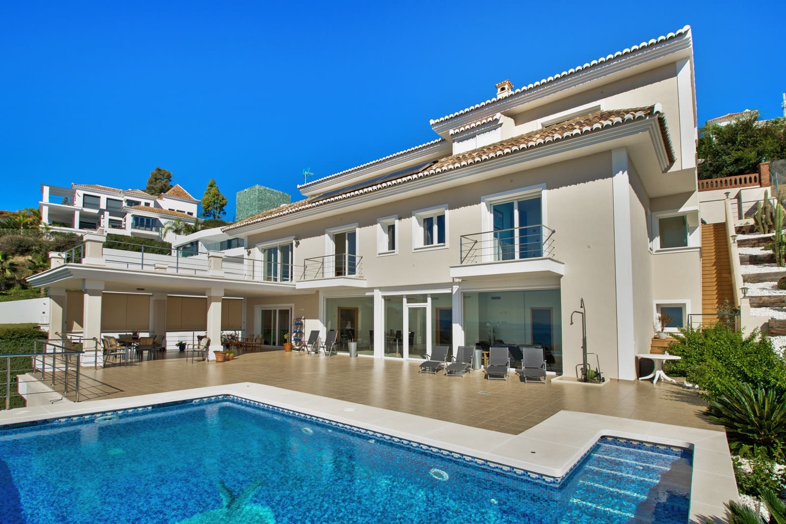 5 slaapkamer Villa te koop in Los Monteros - € 2.380.000 (Ref: 8888135)