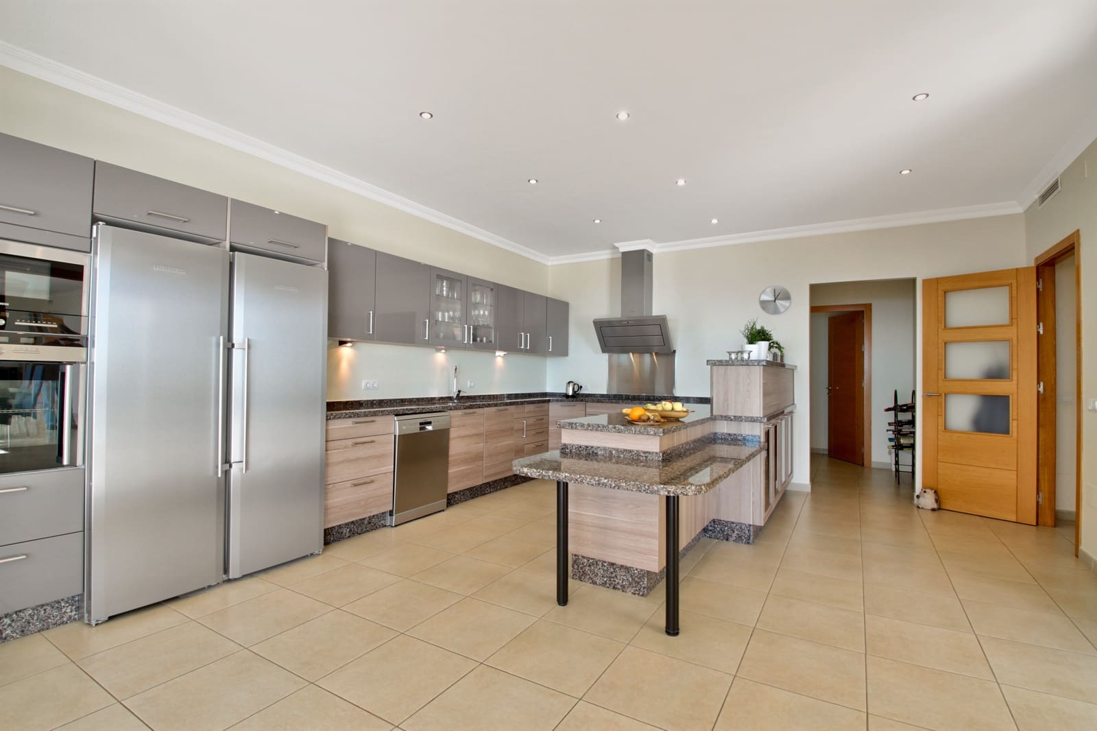 5 slaapkamer Villa te koop in Los Monteros - € 2.380.000 (Ref: 8888135)