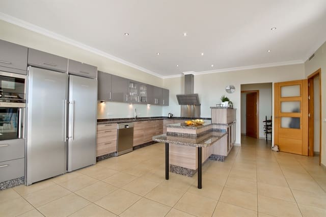 5 sypialnia Willa na sprzedaż w Los Monteros, Marbella - 2 380 000 € (Ref: 8888135)