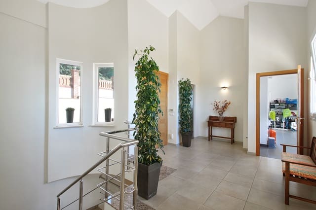 5 sypialnia Willa na sprzedaż w Los Monteros, Marbella - 2 380 000 € (Ref: 8888135)