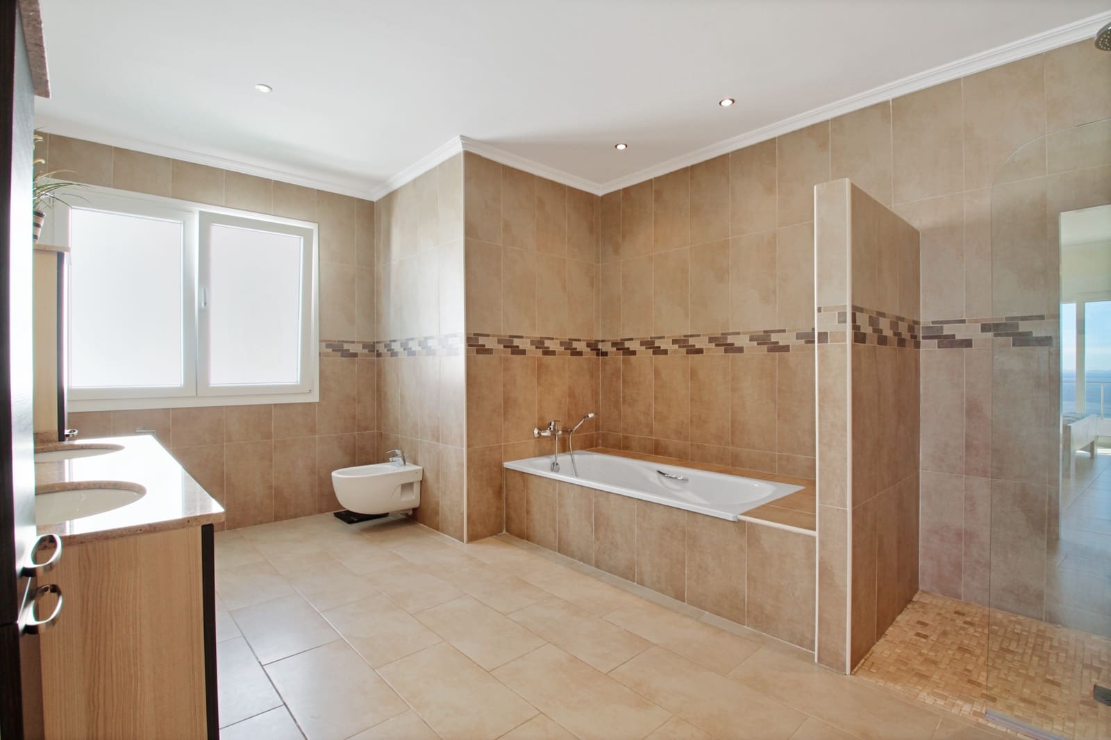 5 slaapkamer Villa te koop in Los Monteros - € 2.380.000 (Ref: 8888135)