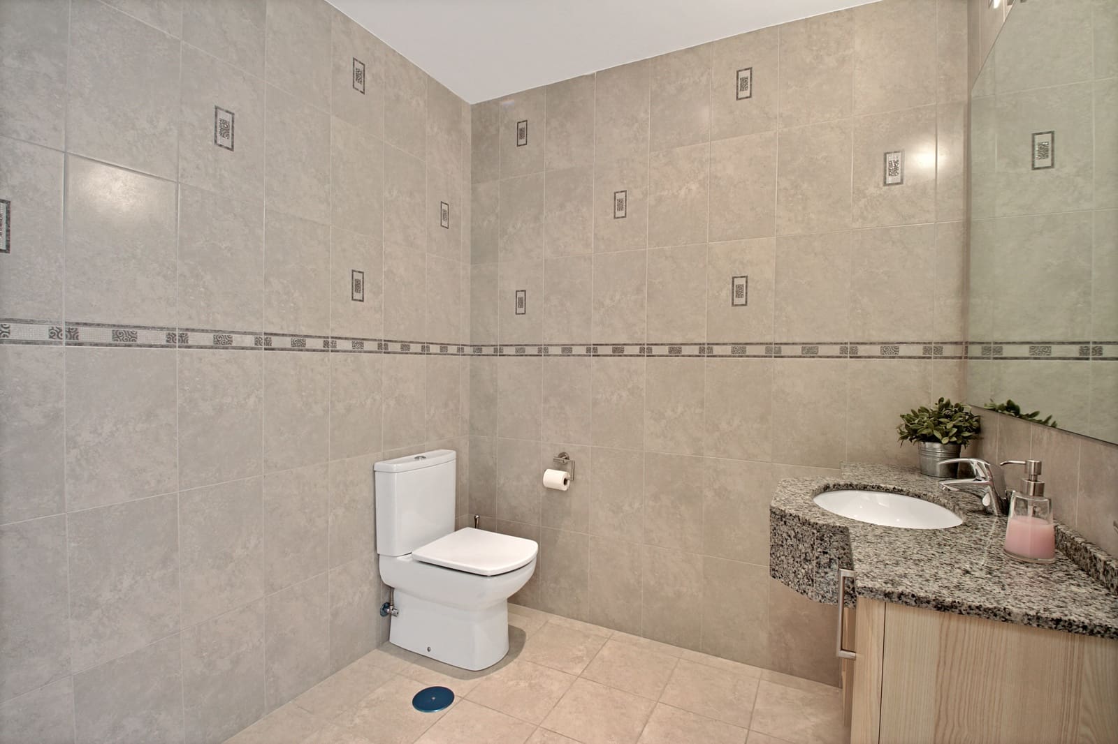 5 slaapkamer Villa te koop in Los Monteros - € 2.380.000 (Ref: 8888135)