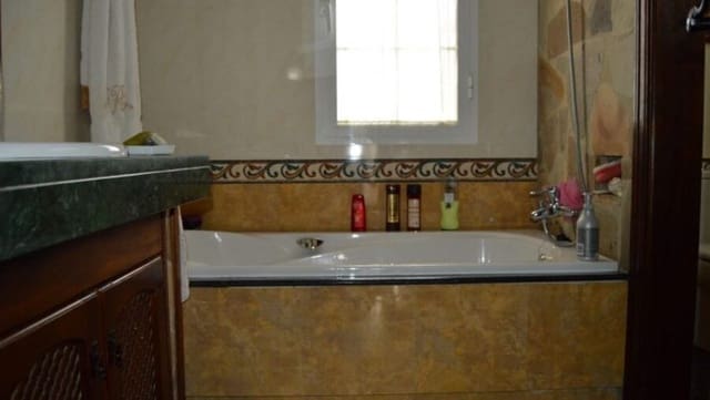 4 sypialnia Willa na sprzedaż w Alhaurín el Grande z basenem - 790 000 € (Ref: 8888141)