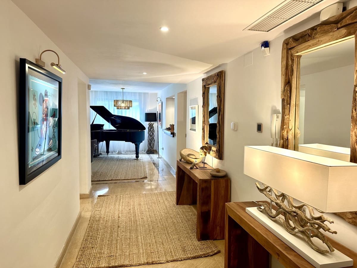 1 soveværelse Lejlighed til salg i Marbella med garage - € 695.000 (Ref: 8888146)