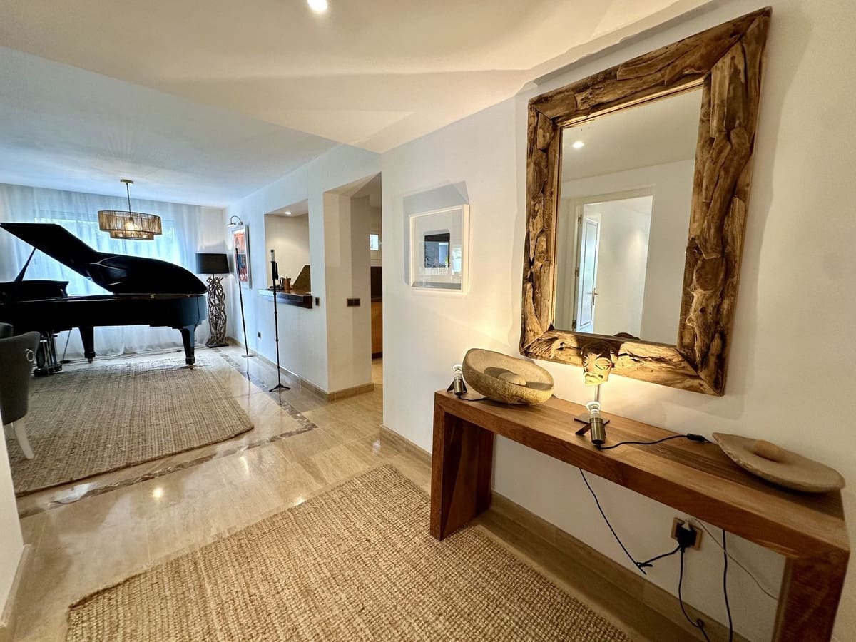 1 soveværelse Lejlighed til salg i Marbella med garage - € 695.000 (Ref: 8888146)