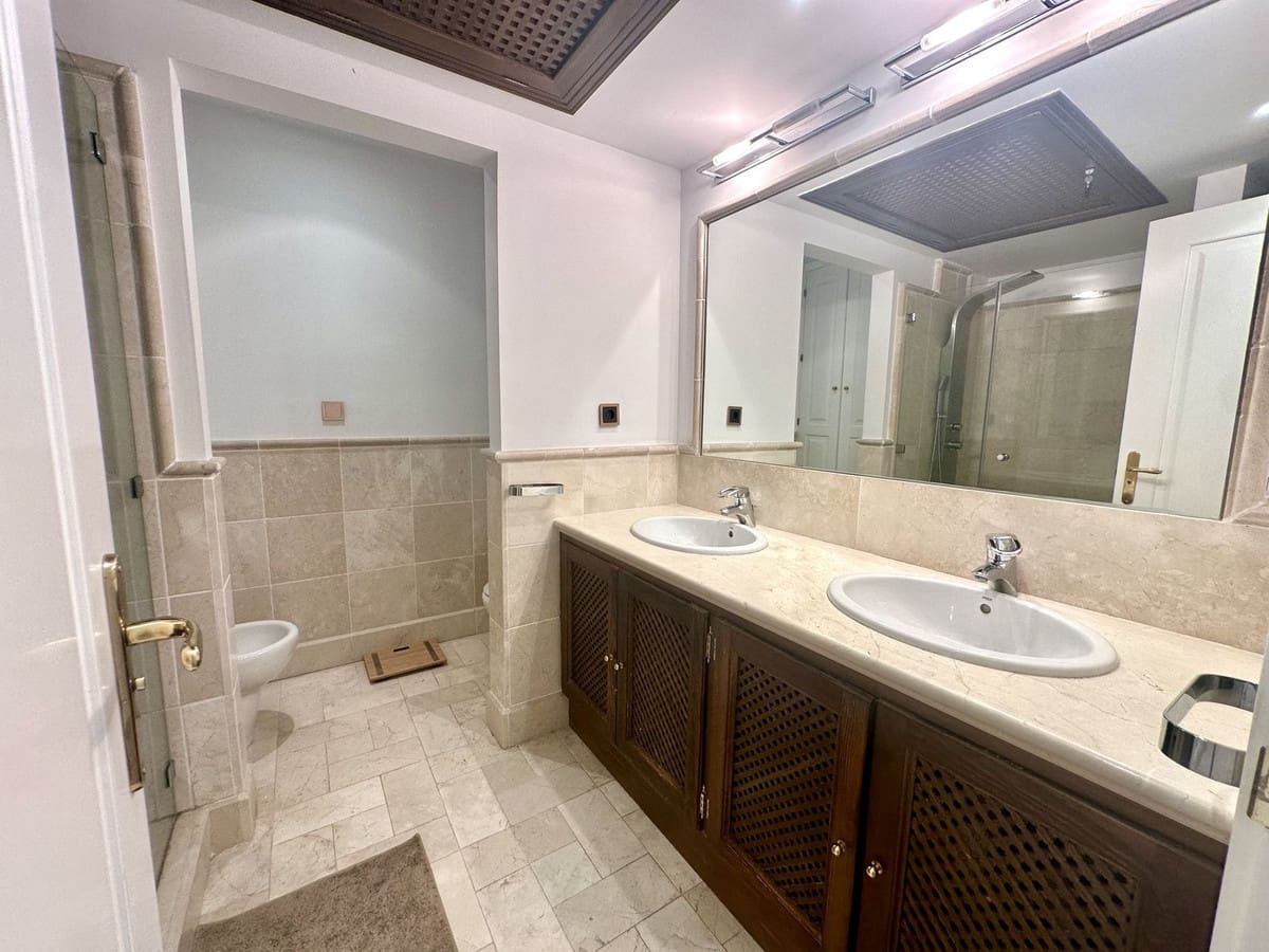 1 soveværelse Lejlighed til salg i Marbella med garage - € 695.000 (Ref: 8888146)