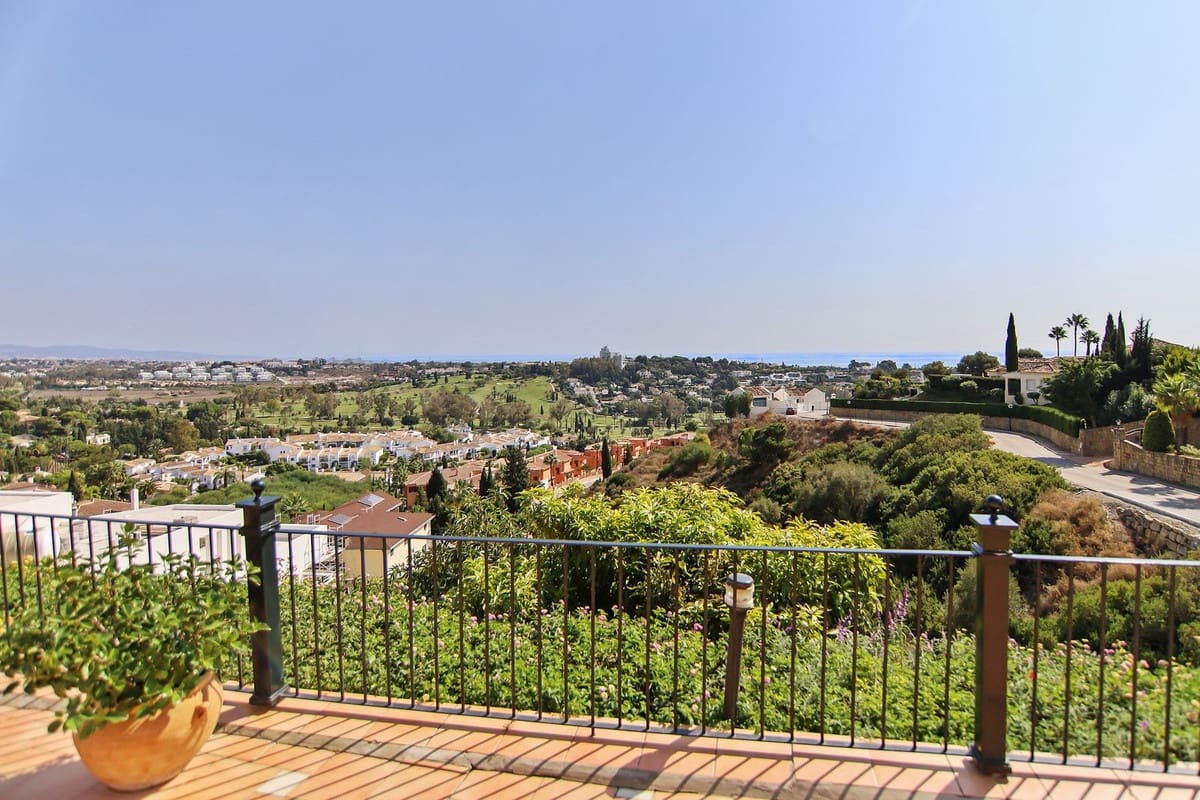 5 sypialnia Willa na sprzedaż w Benahavis - 3 700 000 € (Ref: 8888152)