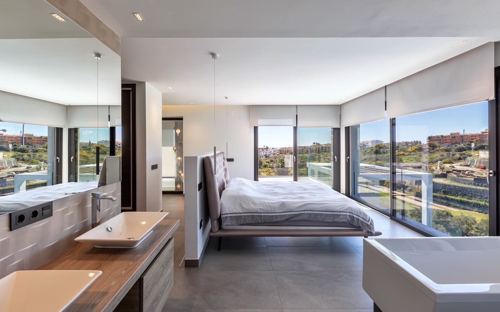 Chalet de 6 habitaciones en El Paraiso en venta - 2.499.000 € (Ref: 8888153)