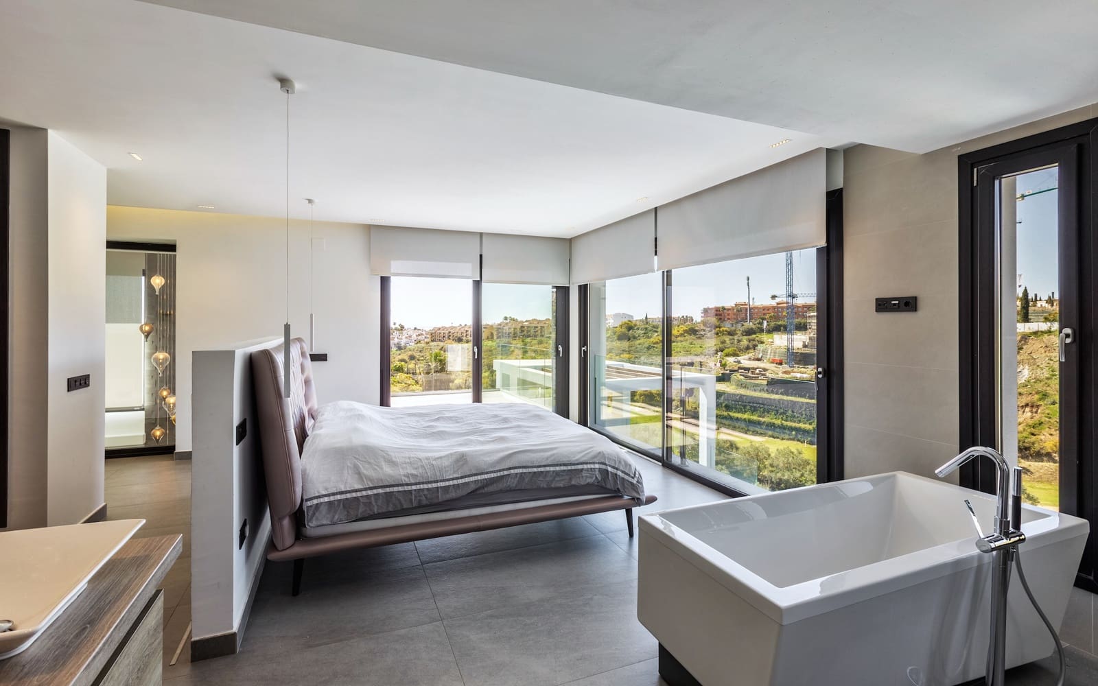 Chalet de 6 habitaciones en El Paraiso en venta - 2.499.000 € (Ref: 8888153)