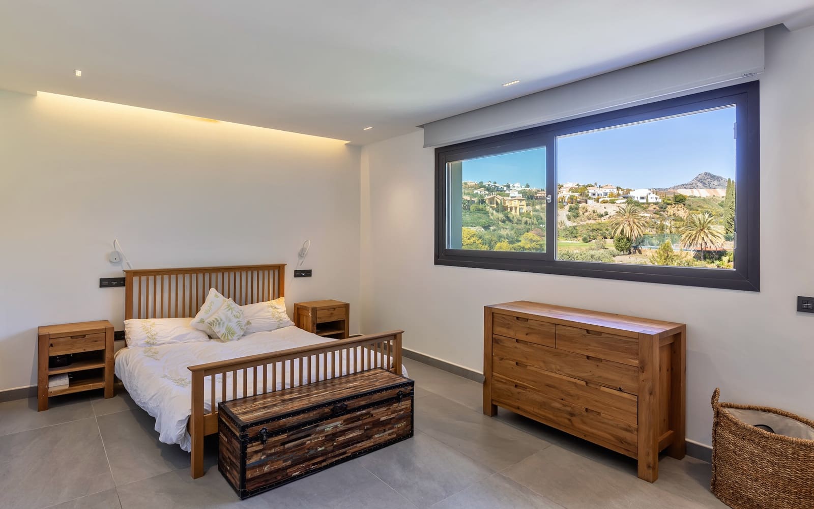 Chalet de 6 habitaciones en El Paraiso en venta - 2.499.000 € (Ref: 8888153)