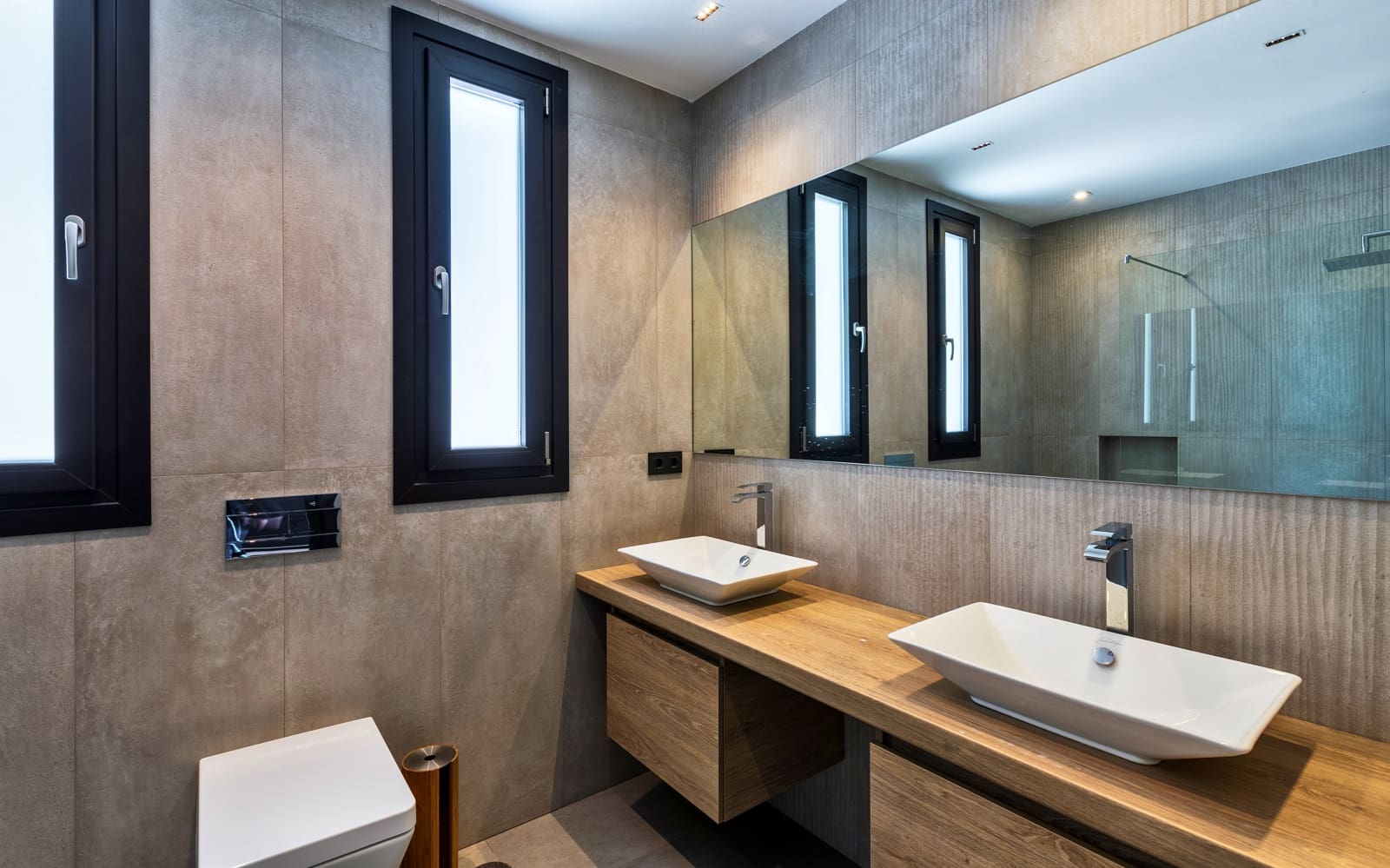 Chalet de 6 habitaciones en El Paraiso en venta - 2.499.000 € (Ref: 8888153)