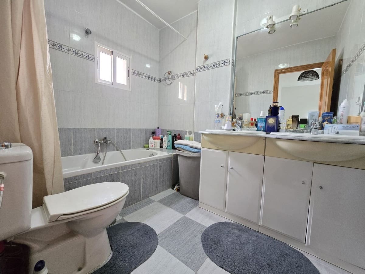 3 bedroom Apartment for sale in Los Altos - € 192,000 (Ref: 8911745)