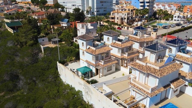 Chalet de 3 habitaciones en Aguas Nuevas, Torrevieja en venta - 450.000 € (Ref: 8911807)