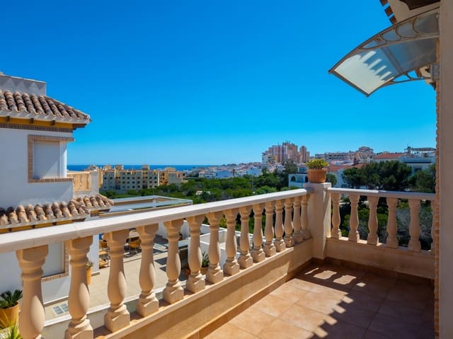 Chalet de 3 habitaciones en Aguas Nuevas, Torrevieja en venta - 450.000 € (Ref: 8911807)