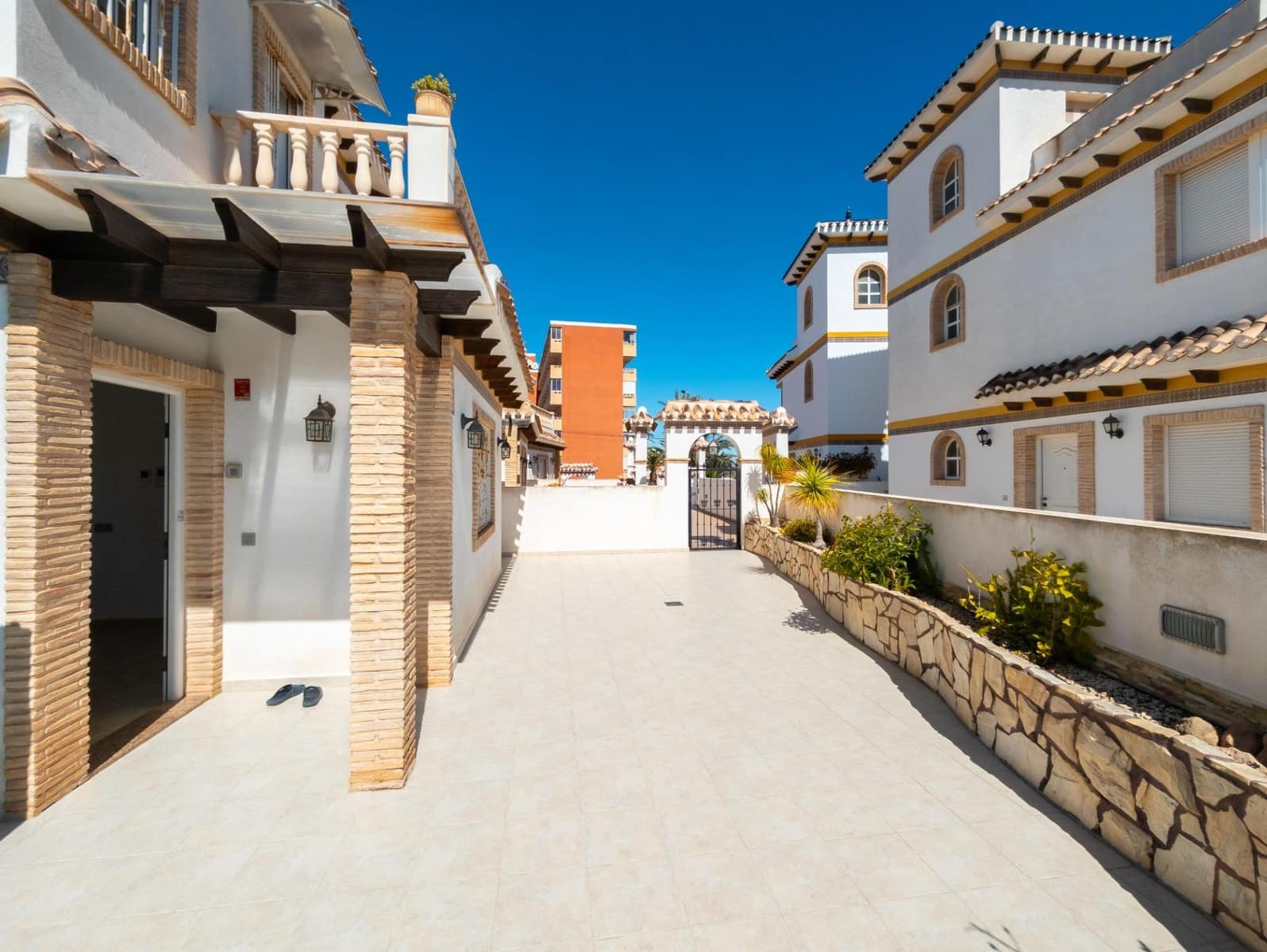 3 sovrum Villa till salu i Torrevieja - 450 000 € (Ref: 8911807)