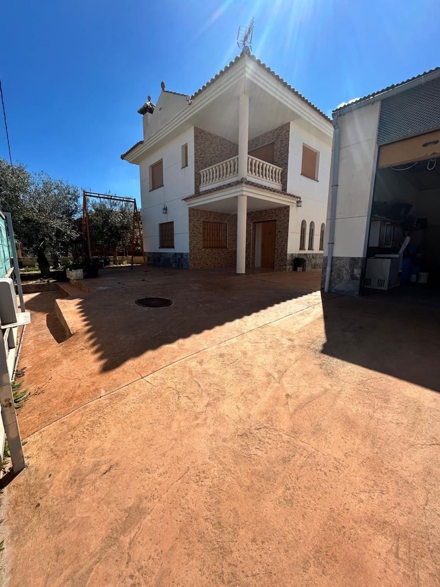 4 soveværelse Villa til salg i Bahia Bella med swimmingpool garage - € 290.000 (Ref: 8911814)