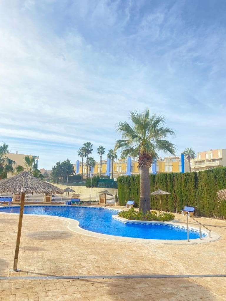 3 slaapkamer Appartement te koop in Orihuela Costa met zwembad - € 395.000 (Ref: 8911877)