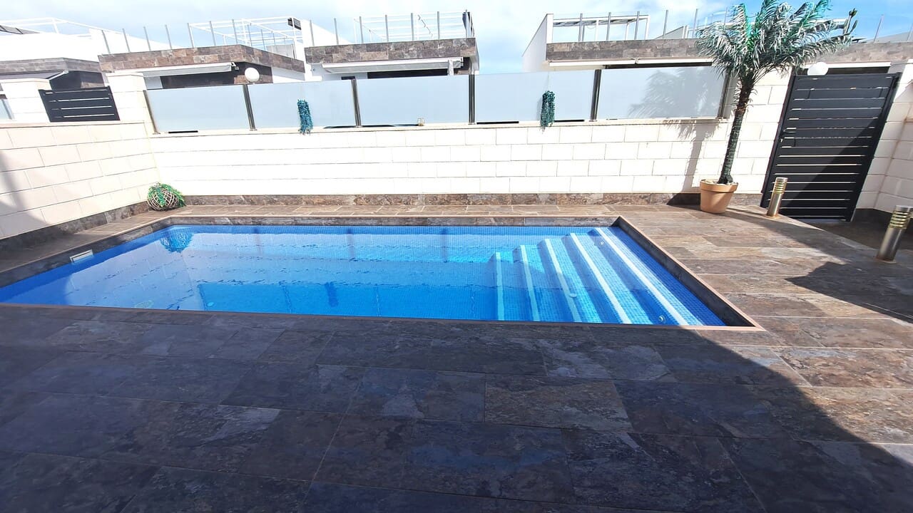 3 bedroom Villa for sale in Orihuela Costa with pool garage - € 369,950 (Ref: 8911884)