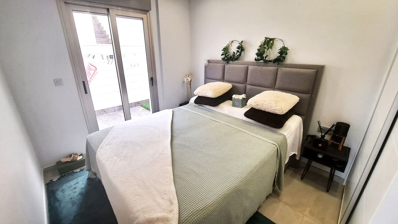 3 bedroom Villa for sale in Orihuela Costa with pool garage - € 369,950 (Ref: 8911884)