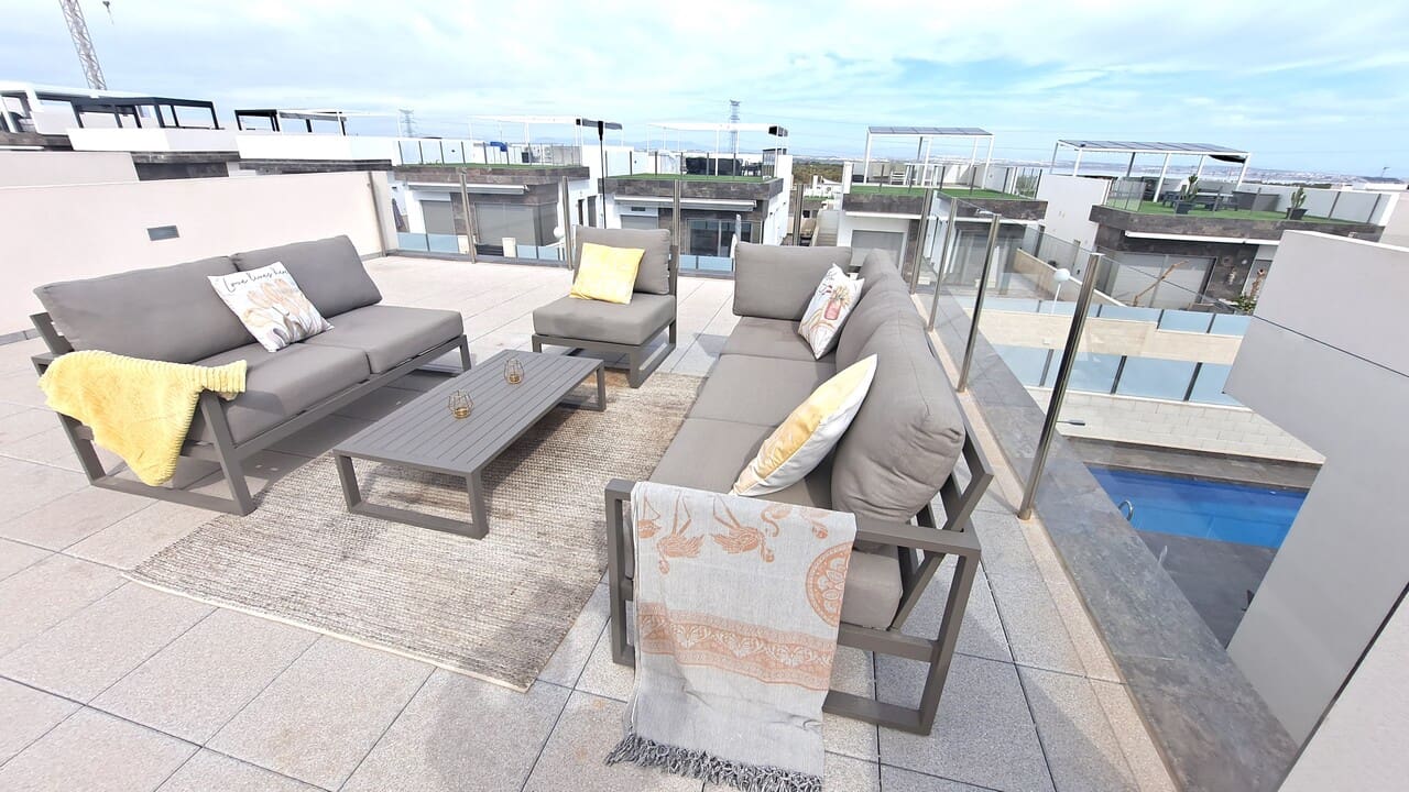 3 bedroom Villa for sale in Orihuela Costa with pool garage - € 369,950 (Ref: 8911884)