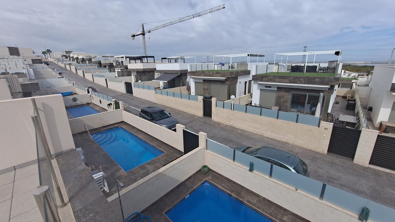 3 bedroom Villa for sale in Orihuela Costa with pool garage - € 369,950 (Ref: 8911884)