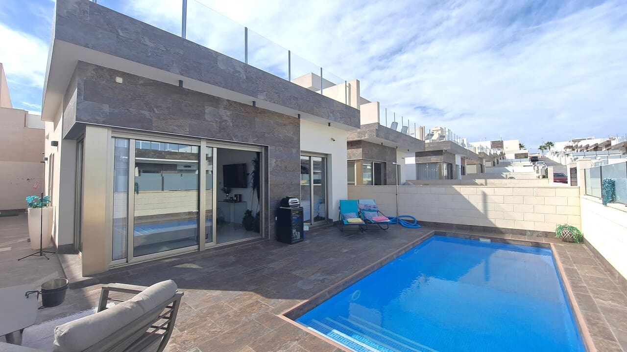3 bedroom Villa for sale in Orihuela Costa with pool garage - € 369,950 (Ref: 8911884)