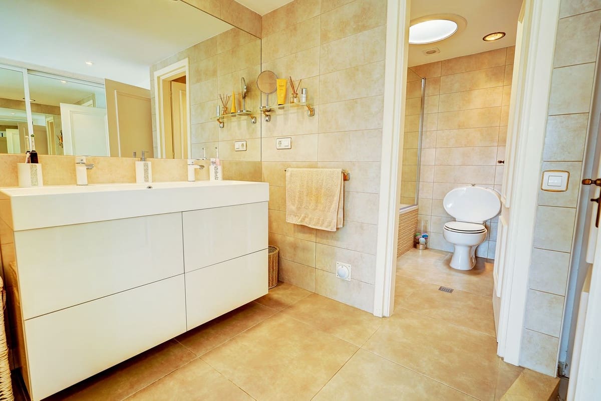 3 soveværelse Villa til salg i Miraflores - € 635.000 (Ref: 8911885)